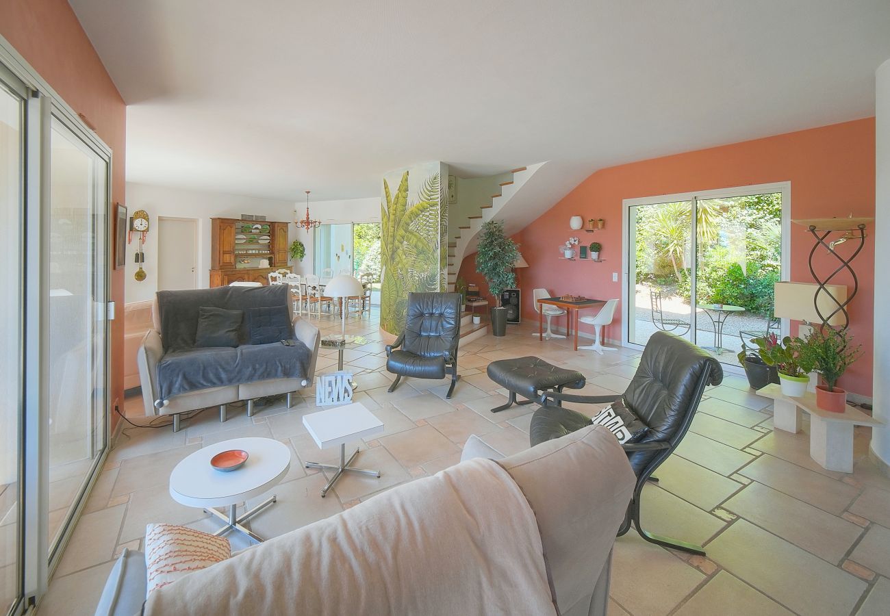 Villa à Antibes - FRGK « Villa Claude – Juans les Pins »