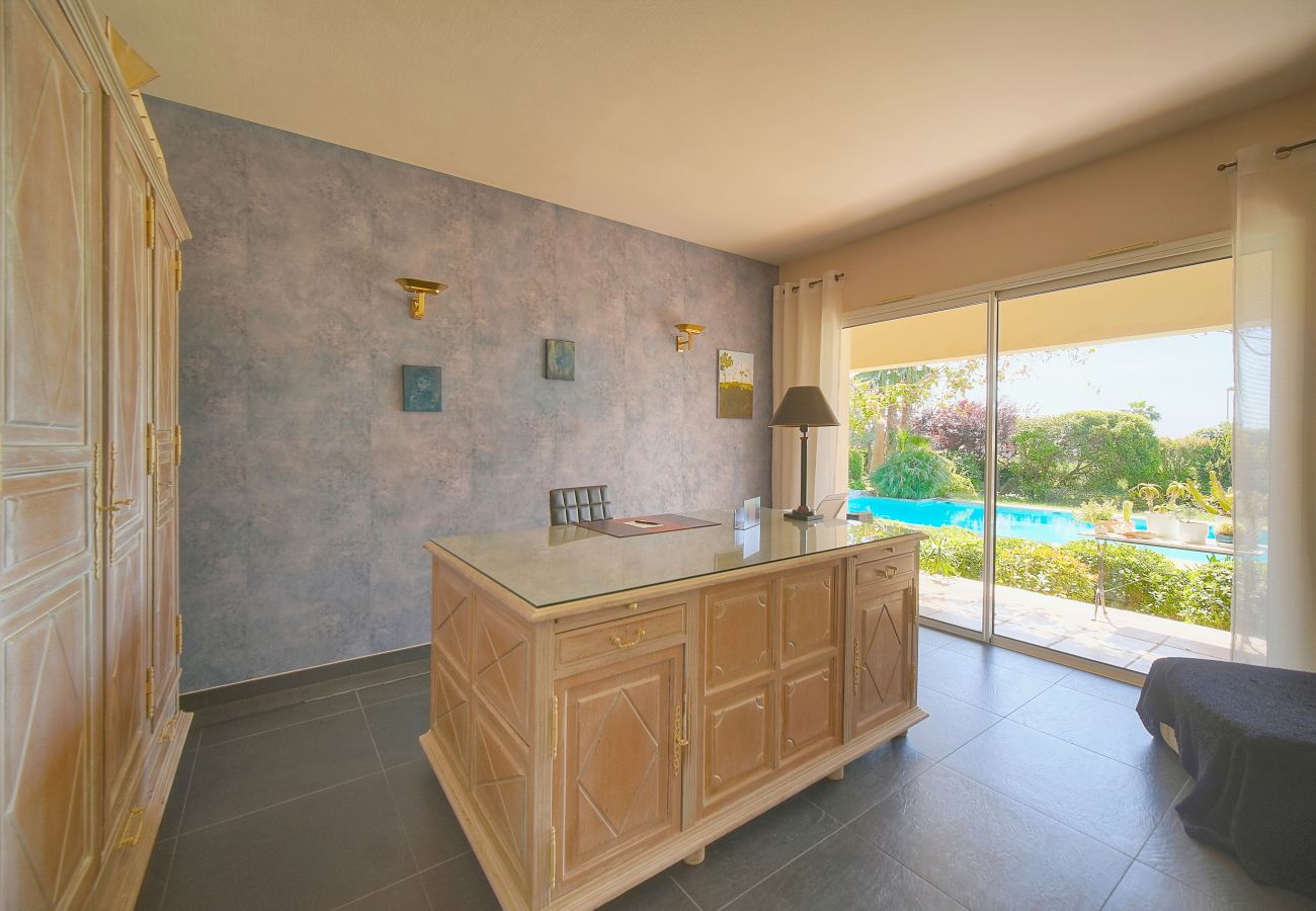Villa à Antibes - FRGK « Villa Claude – Juans les Pins »