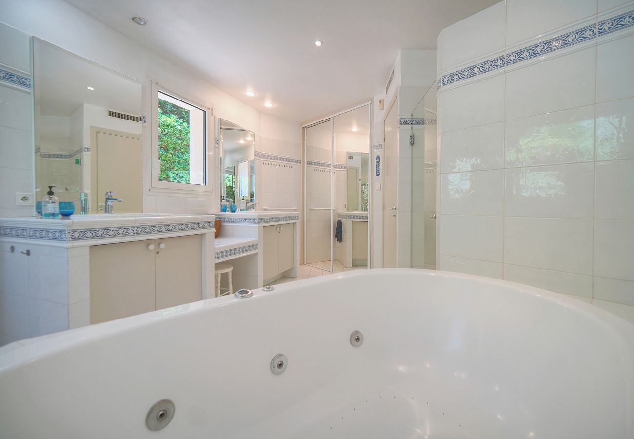 Villa à Antibes - FRGK « Villa Claude – Juans les Pins »