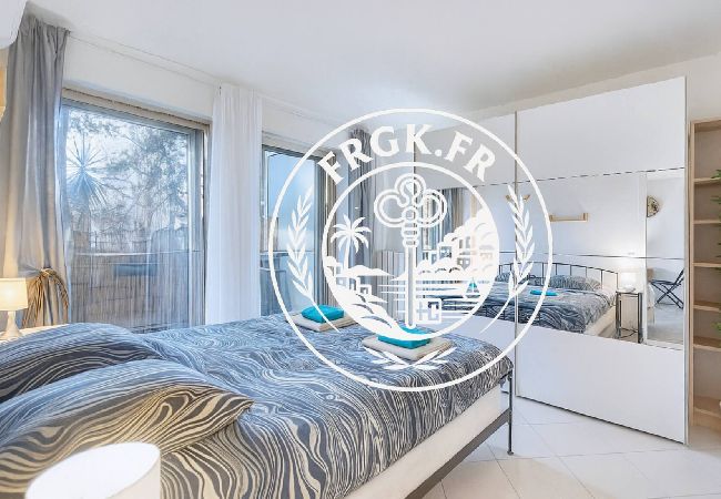 Appartement à Antibes - FRGK Tamaris Apartment Antibes Terrace, AC & Ultra