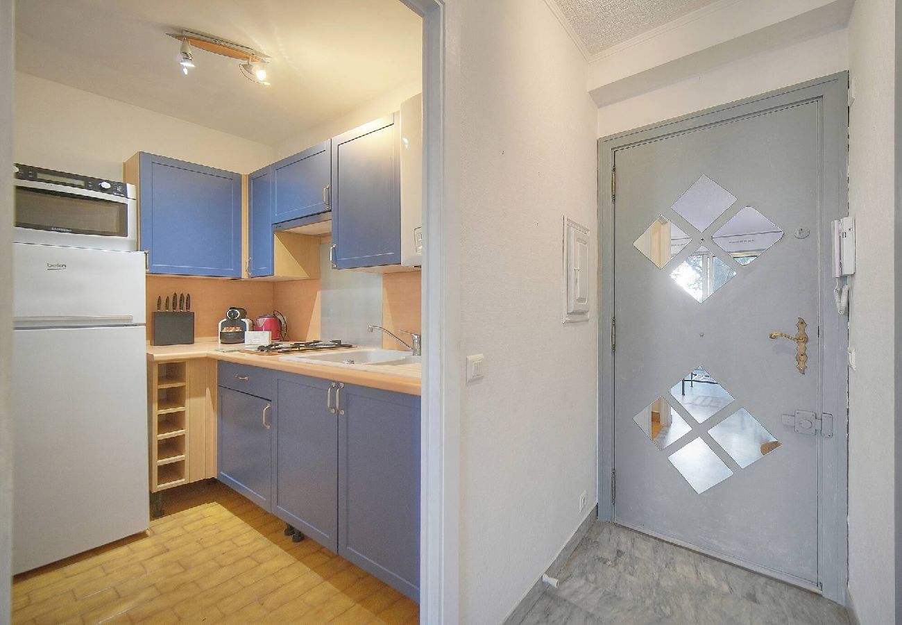 Appartement à Antibes - FRGK Tamaris Apartment Antibes Terrace, AC & Ultra