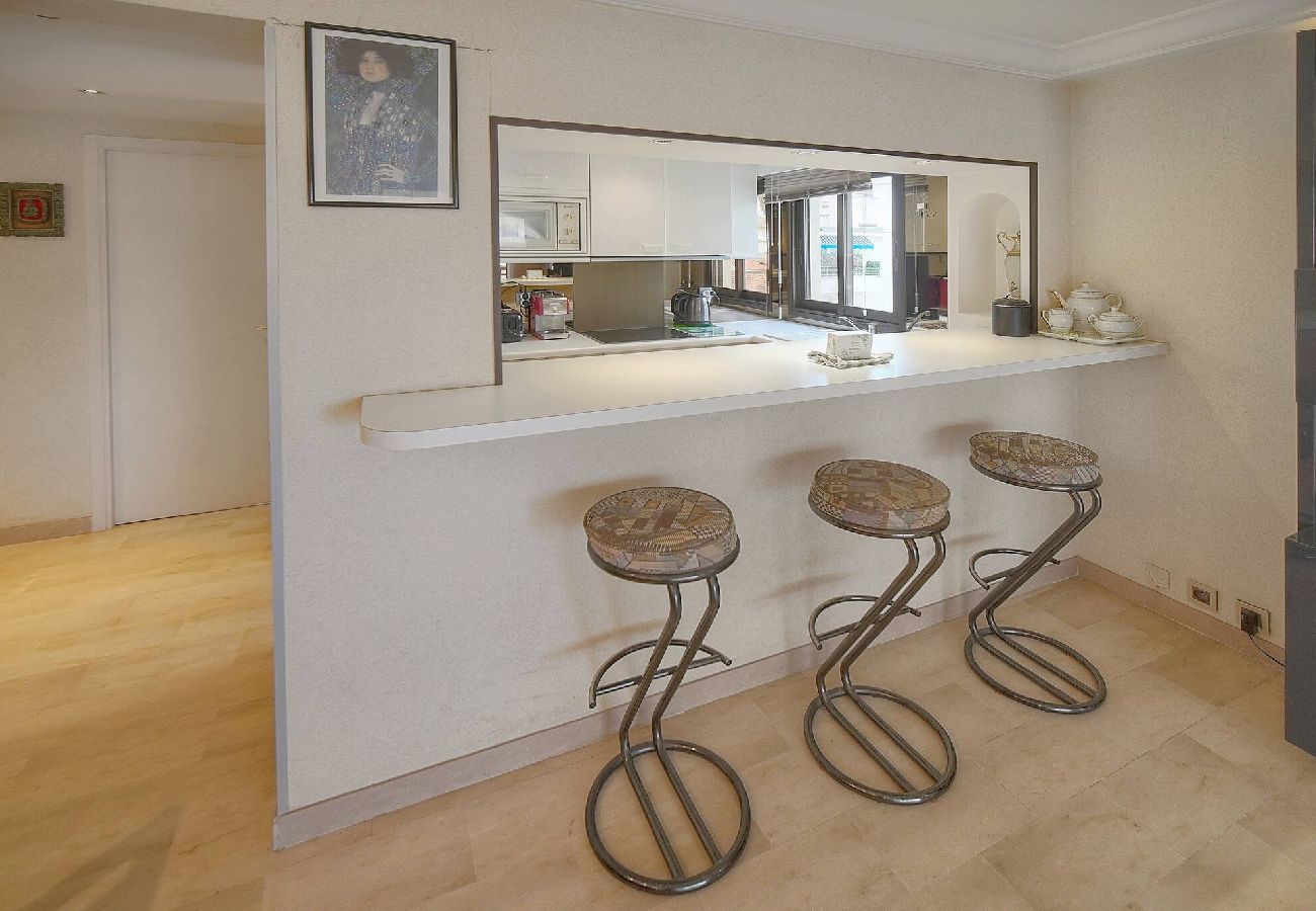 Appartement à Cannes - FRGK Athena Palm Beach 1BR Terrace, AC & Ultra-F