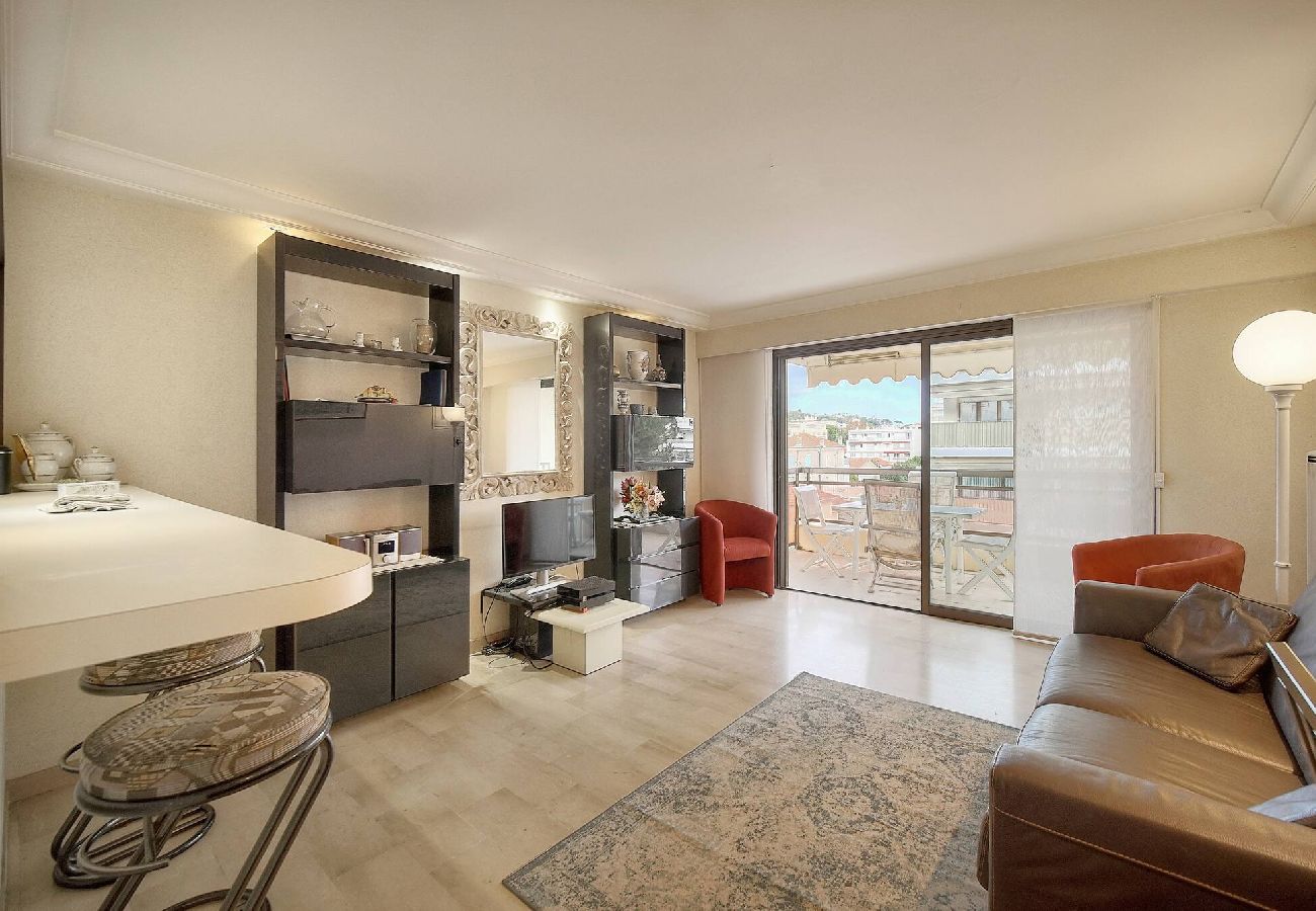Appartement à Cannes - FRGK Athena Palm Beach 1BR Terrace, AC & Ultra-F