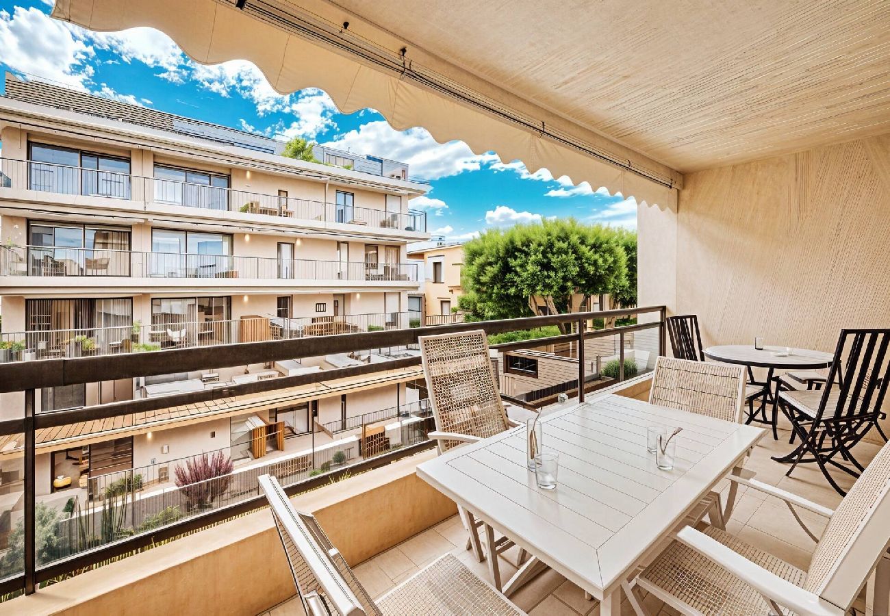 Appartement à Cannes - FRGK Athena Palm Beach 1BR Terrace, AC & Ultra-F