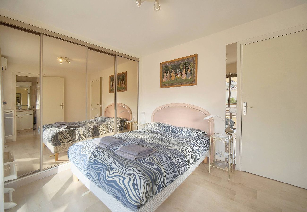 Appartement à Cannes - FRGK Athena Palm Beach 1BR Terrace, AC & Ultra-F