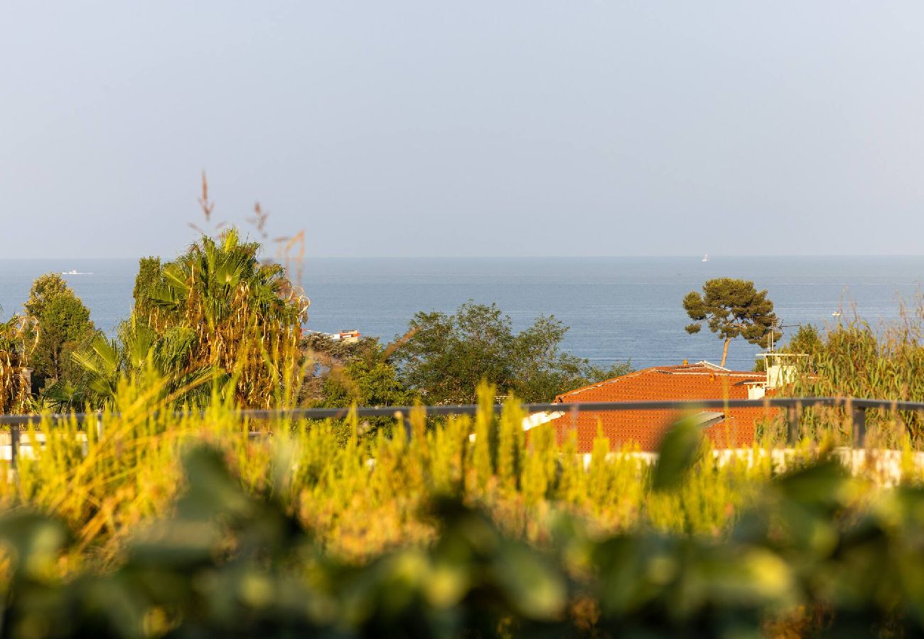 Appartement à Antibes - FRGK BEL AZUR 1 BDR Luxury Sea View Parking AC WI