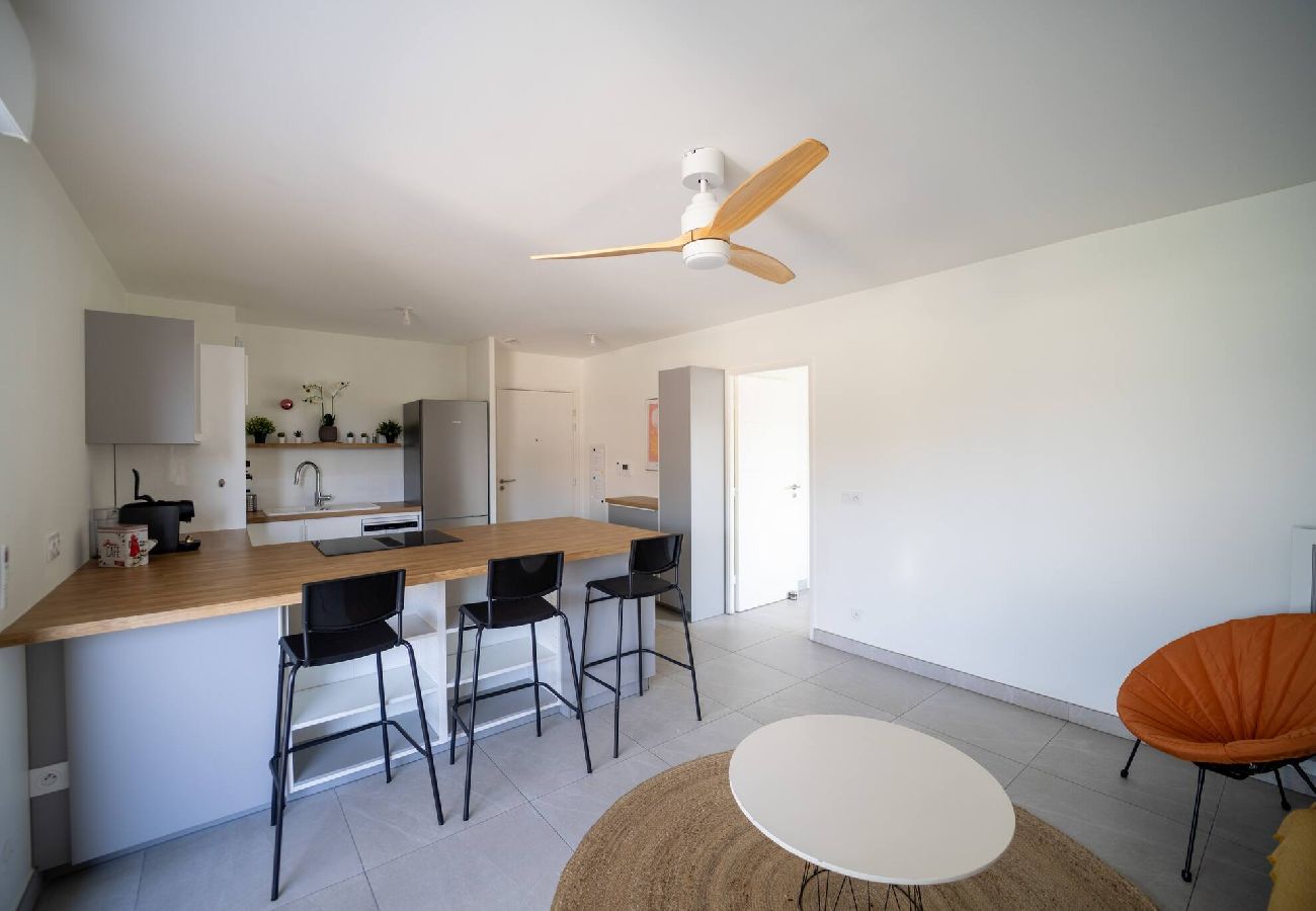 Appartement à Antibes - FRGK BEL AZUR 1 BDR Luxury Sea View Parking AC WI