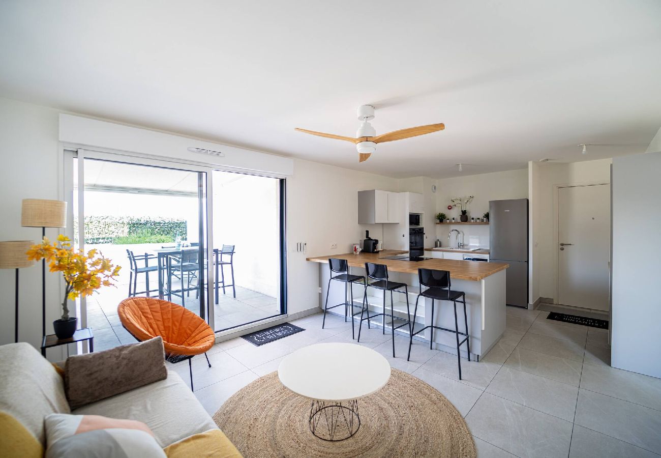 Appartement à Antibes - FRGK BEL AZUR 1 BDR Luxury Sea View Parking AC WI