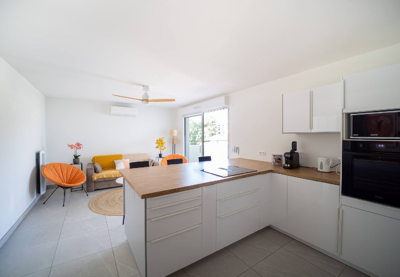 Appartement à Antibes - FRGK BEL AZUR 1 BDR Luxury Sea View Parking AC WI