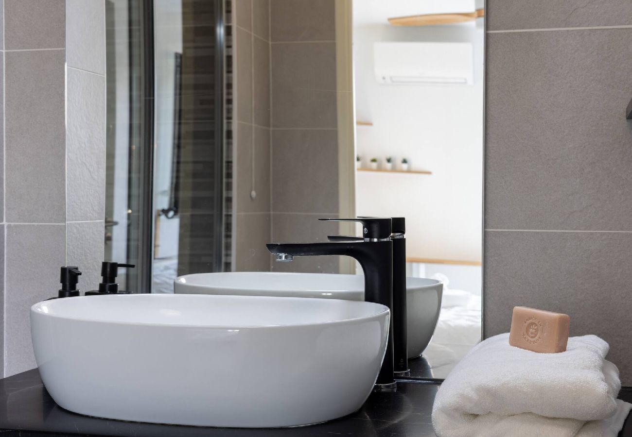 Appartement à Antibes - FRGK BEL AZUR 1 BDR Luxury Sea View Parking AC WI