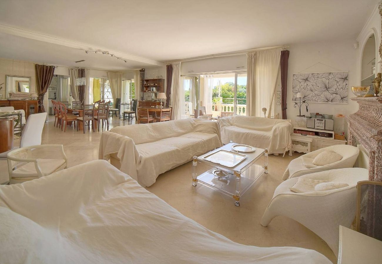 Villa à Antibes - VILLA MÉVANIA antibes