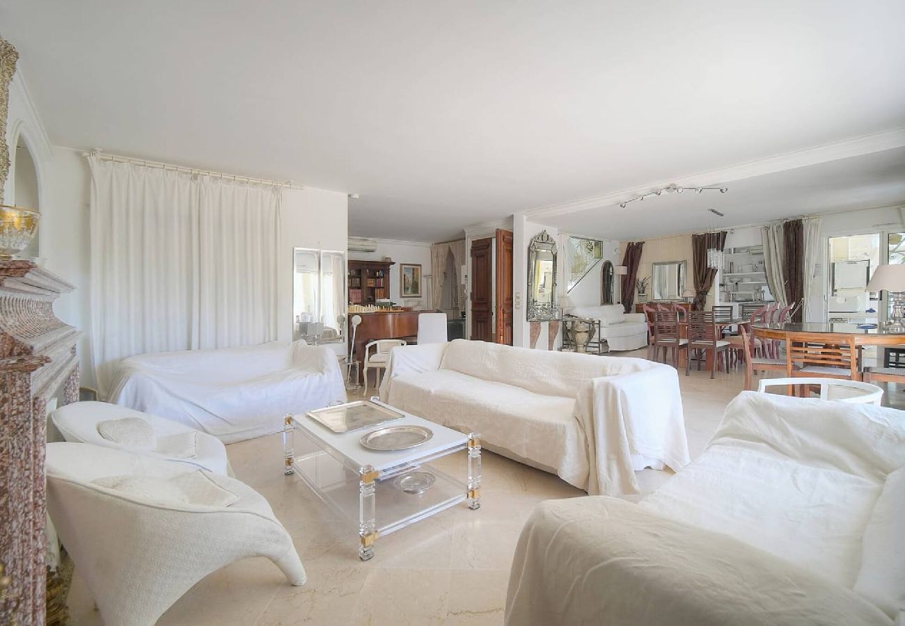 Villa à Antibes - VILLA MÉVANIA antibes