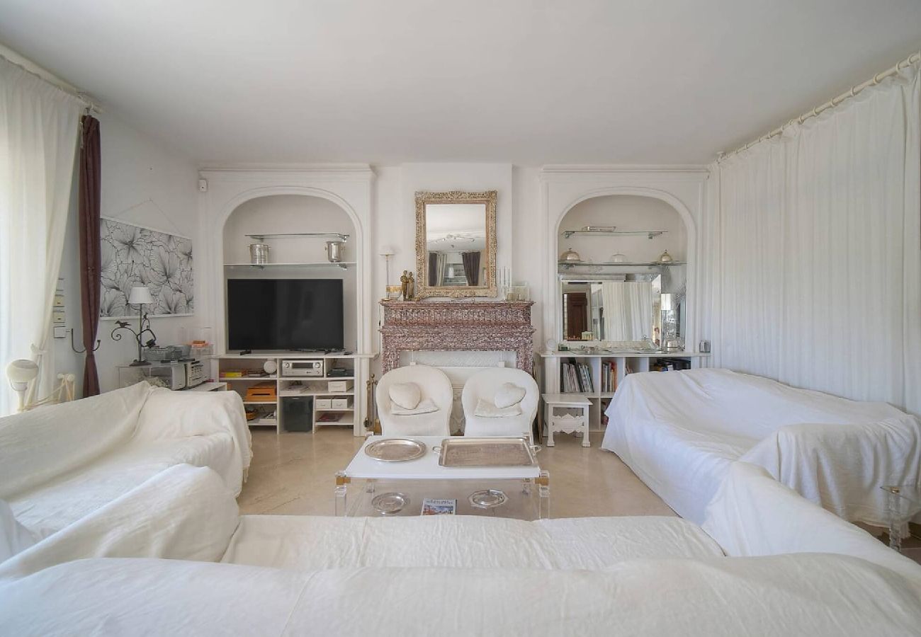 Villa à Antibes - VILLA MÉVANIA antibes