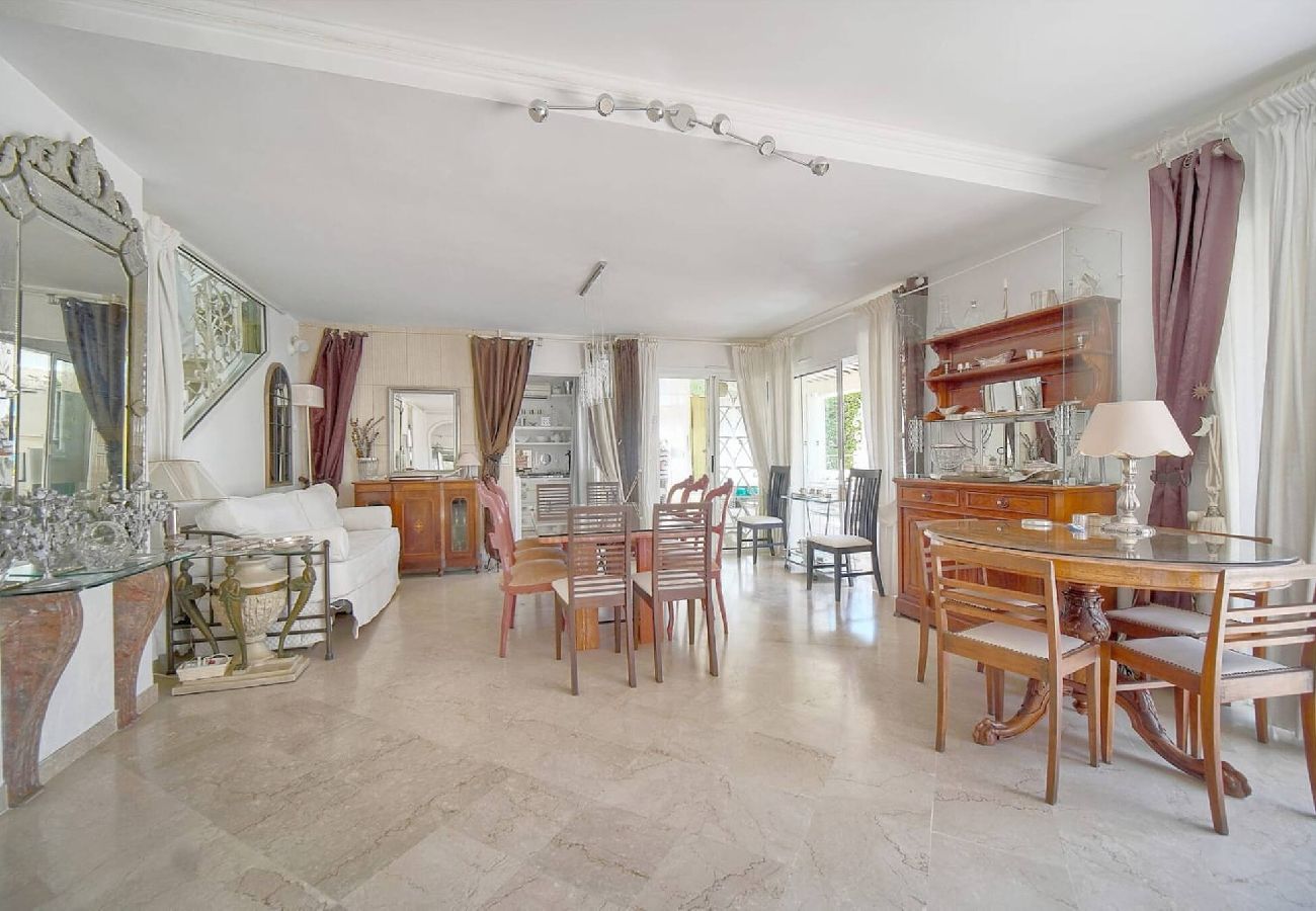 Villa à Antibes - VILLA MÉVANIA antibes