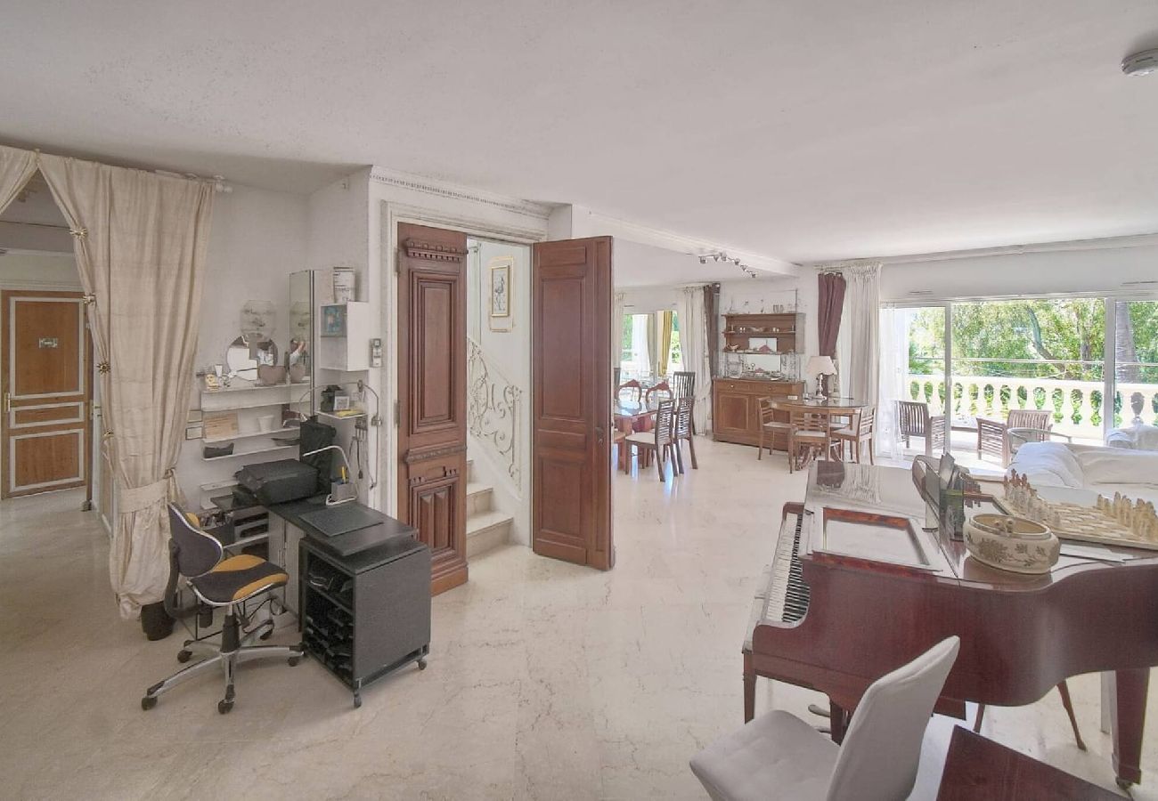 Villa à Antibes - VILLA MÉVANIA antibes