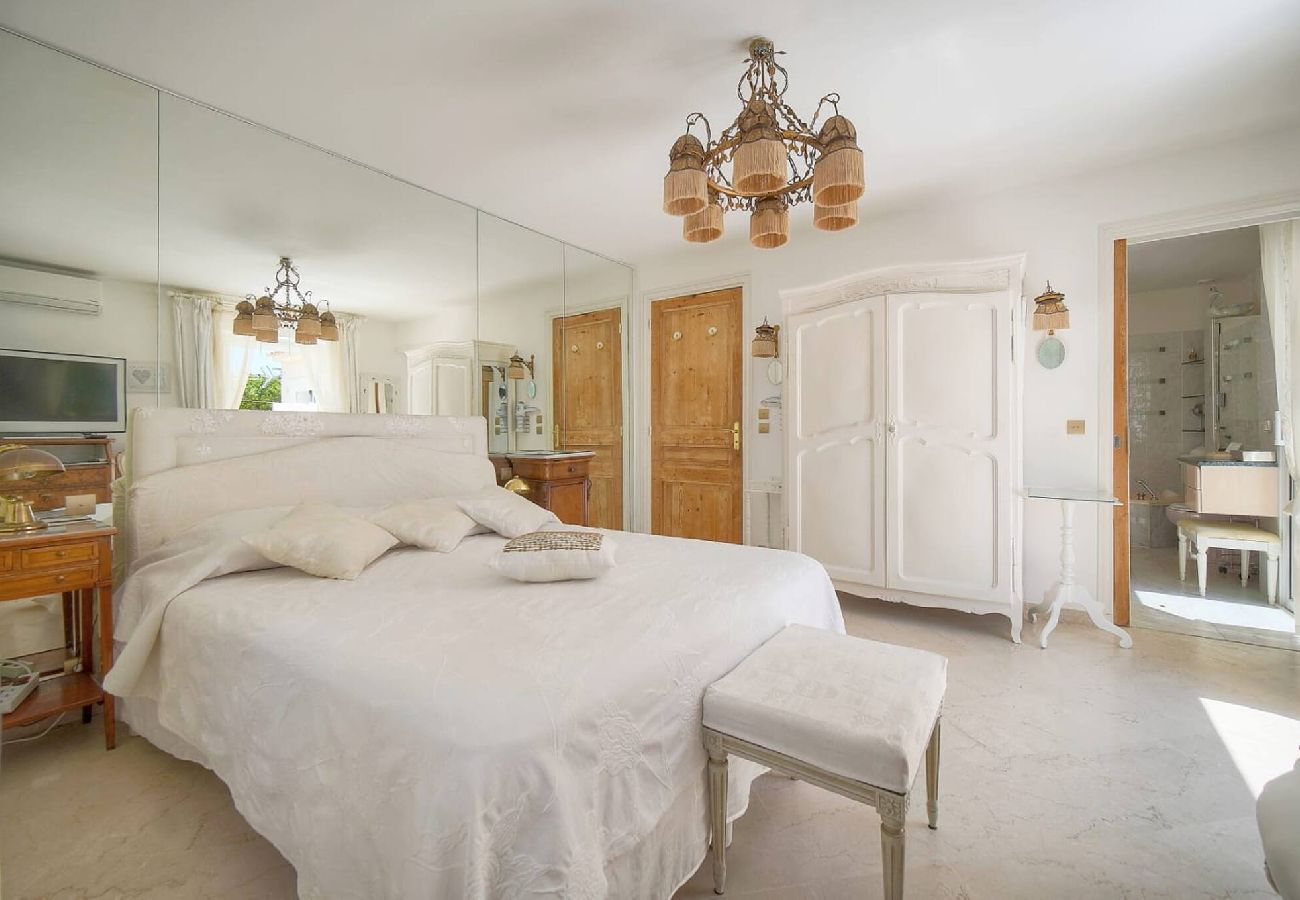 Villa à Antibes - VILLA MÉVANIA antibes