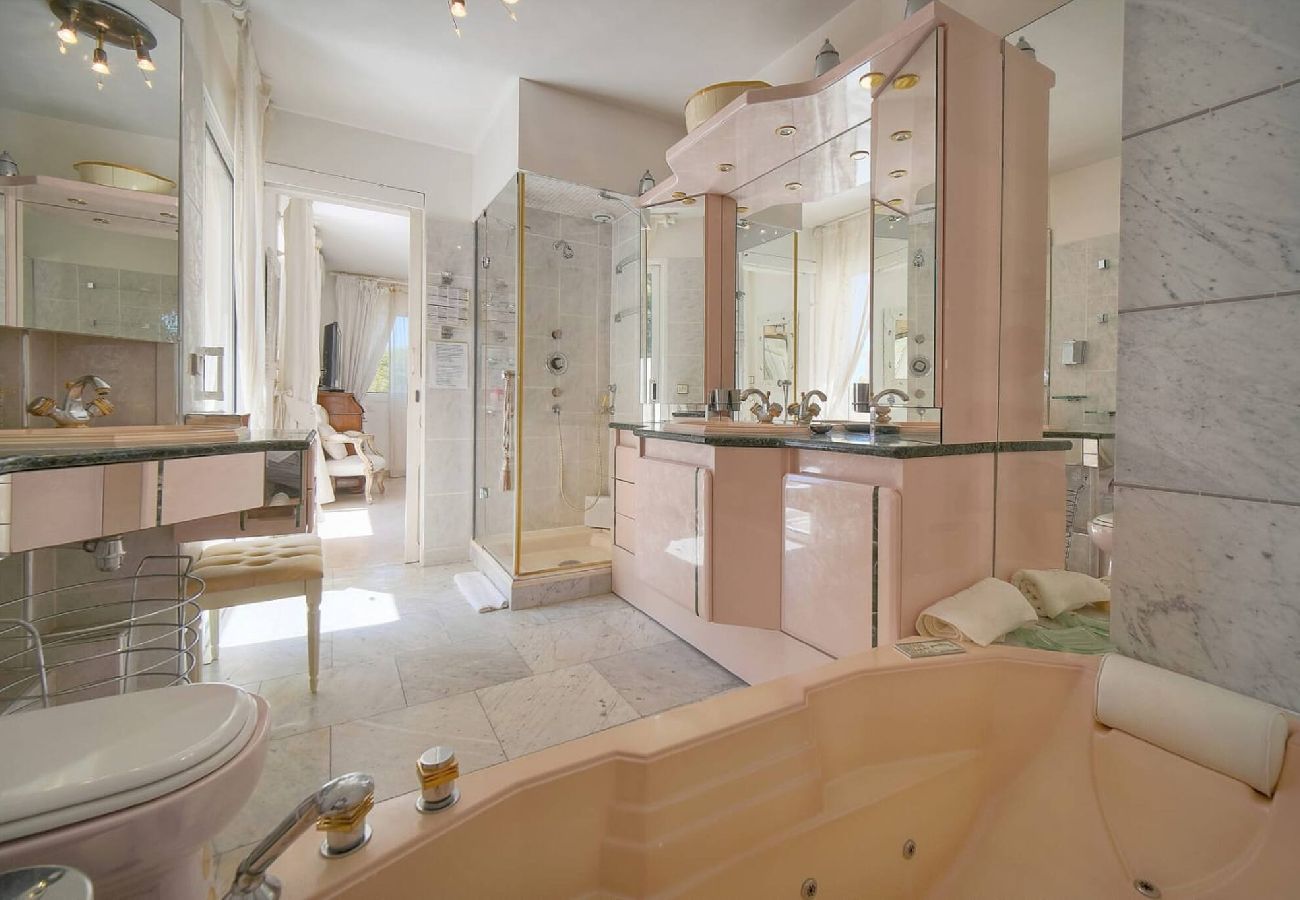 Villa à Antibes - VILLA MÉVANIA antibes