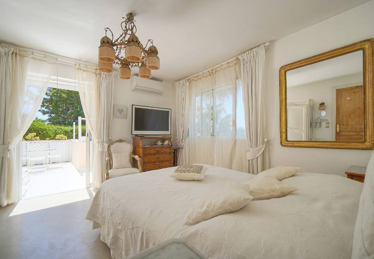 Villa à Antibes - VILLA MÉVANIA antibes