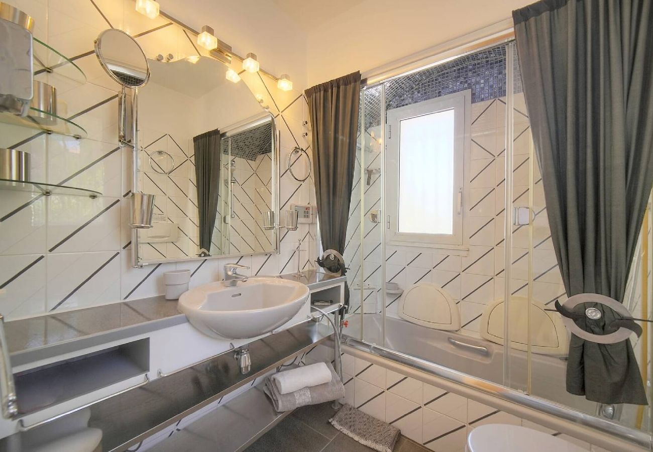 Villa à Antibes - VILLA MÉVANIA antibes