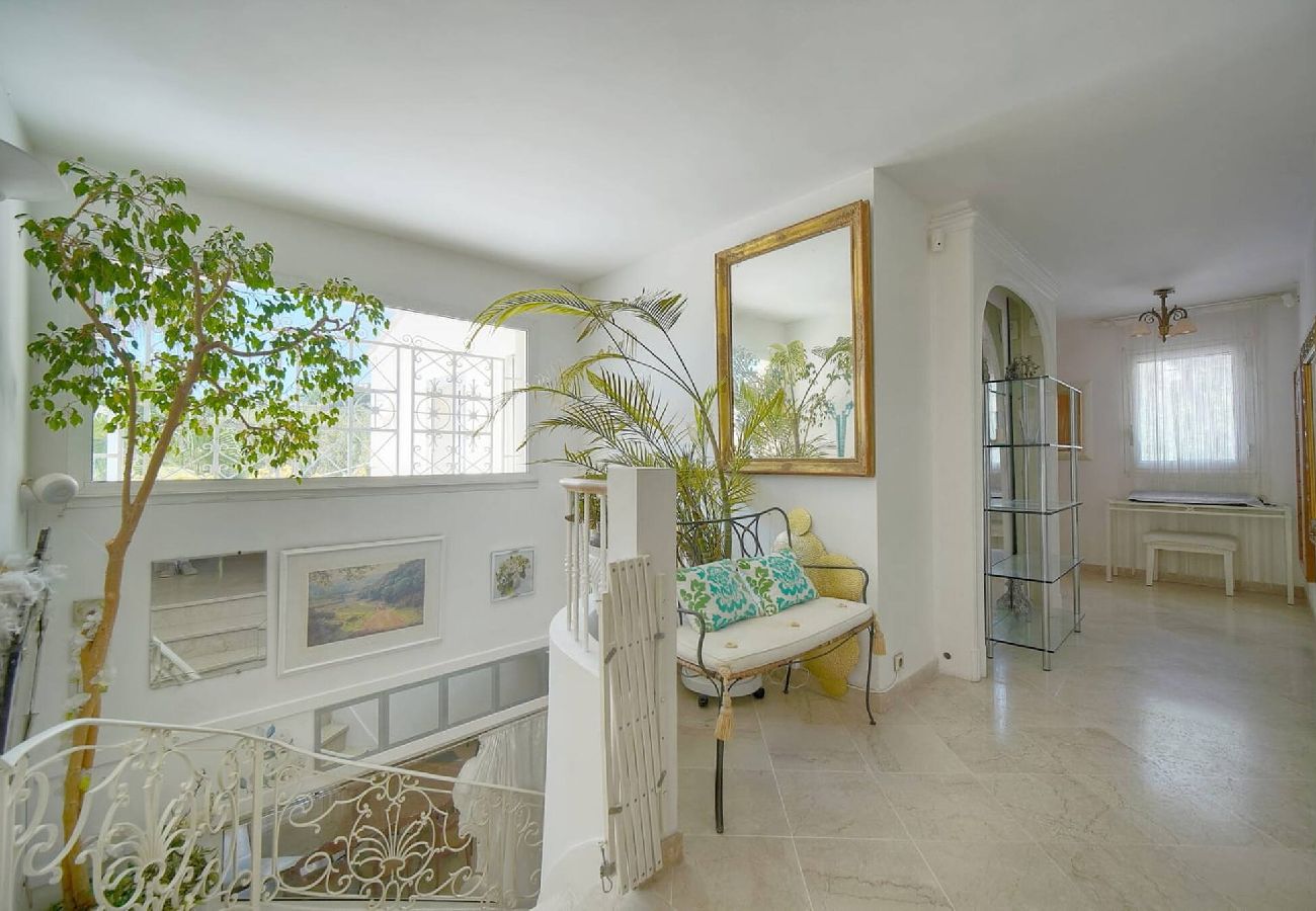 Villa à Antibes - VILLA MÉVANIA antibes