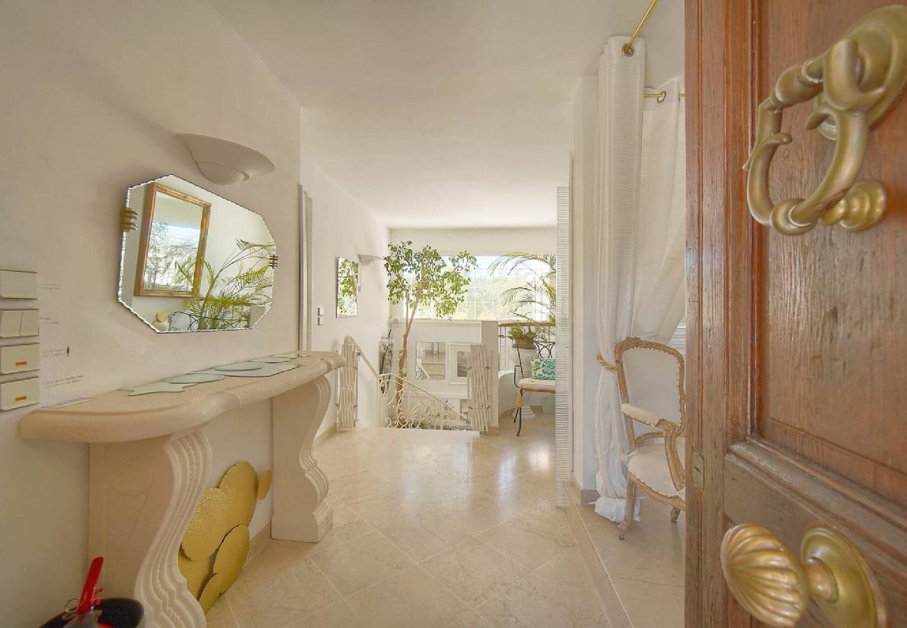 Villa à Antibes - VILLA MÉVANIA antibes