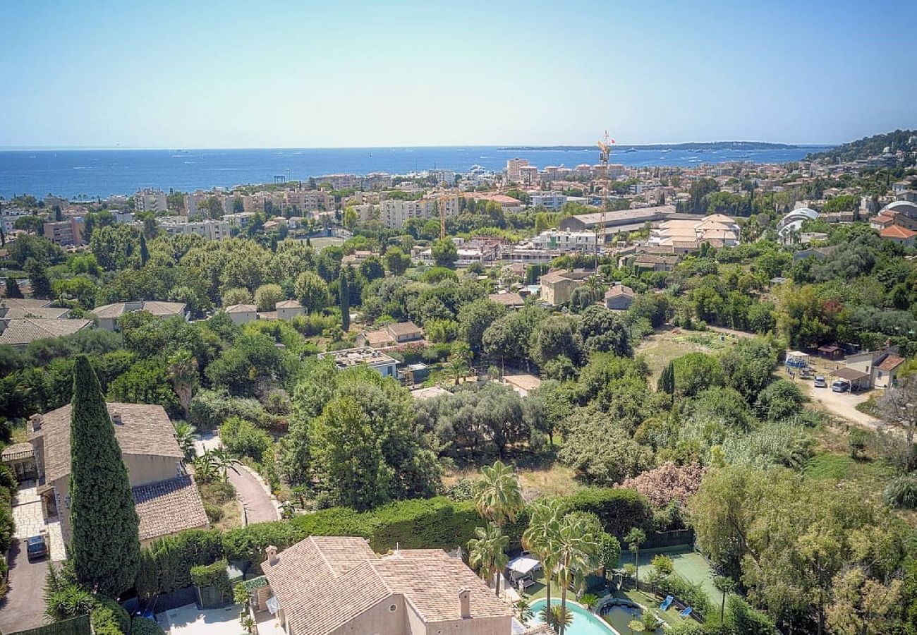 Villa à Antibes - VILLA MÉVANIA antibes