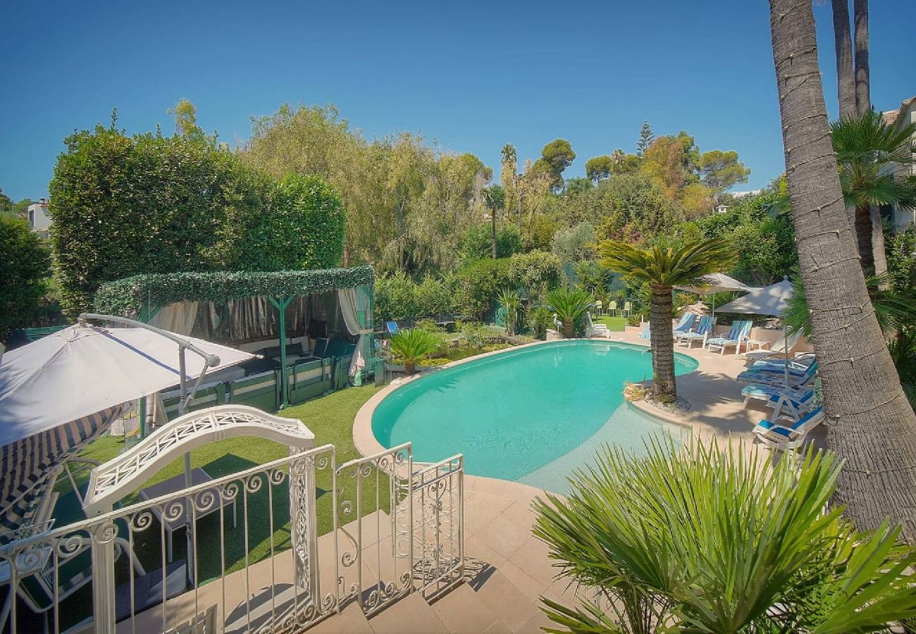 Villa à Antibes - VILLA MÉVANIA antibes