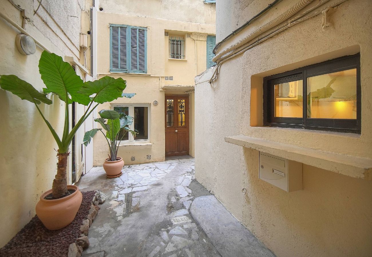 Appartement à Cannes - FRGK JAURES Duplex Central Cannes Quiet