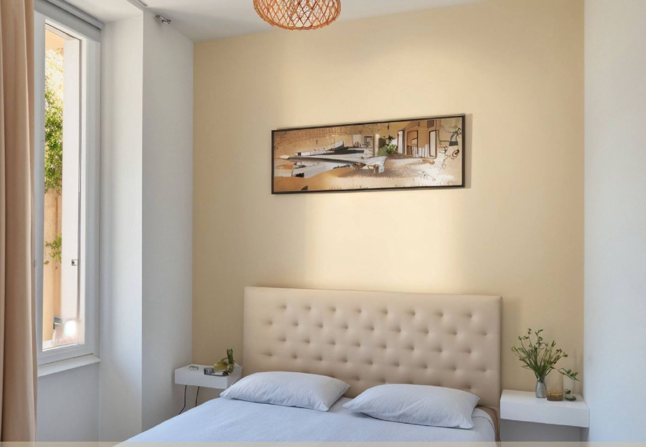 Appartement à Cannes - FRGK Suquet Olivier Historic 3 BR Charm UltraFas