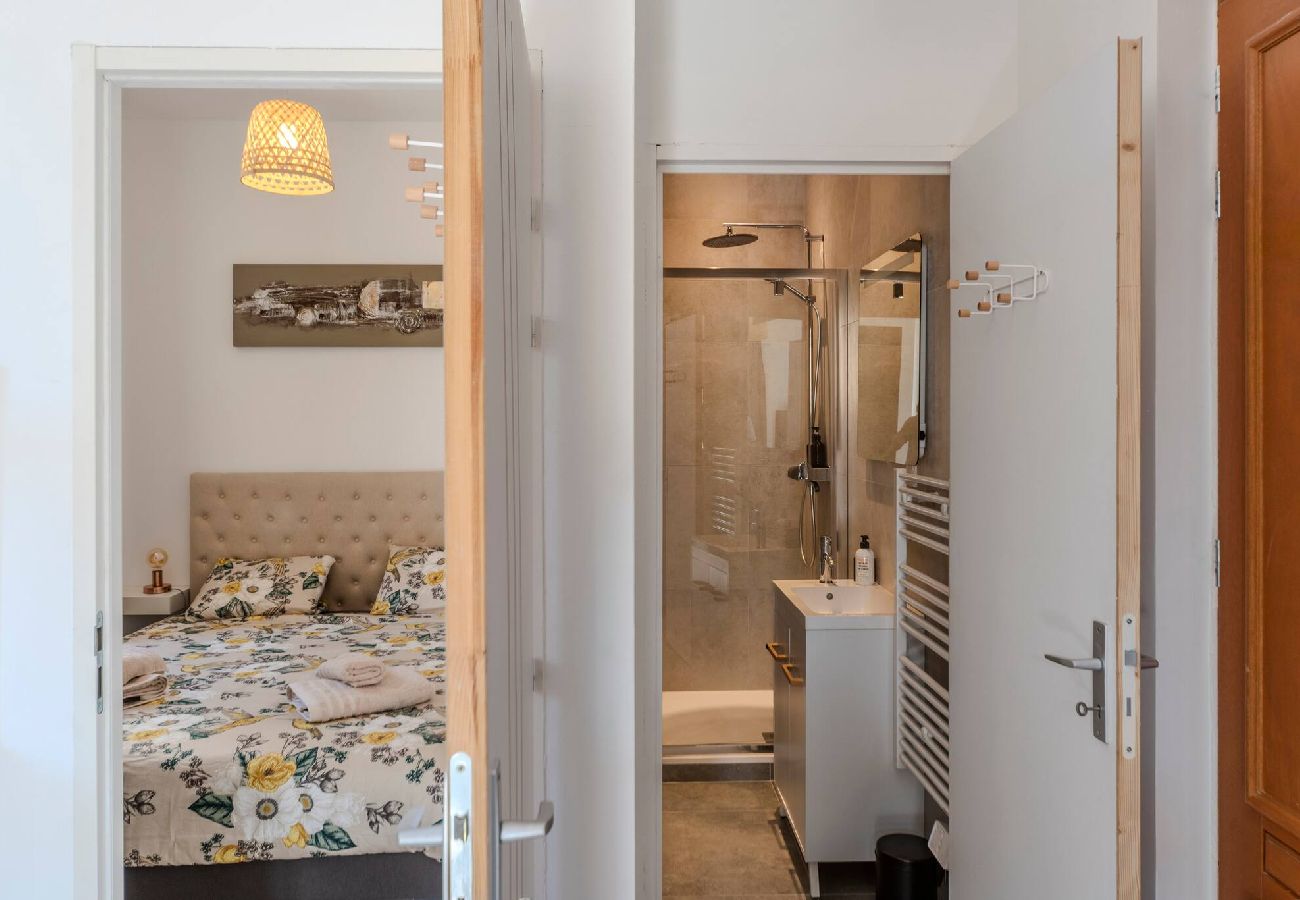 Appartement à Cannes - FRGK Suquet Olivier Historic 3 BR Charm UltraFas