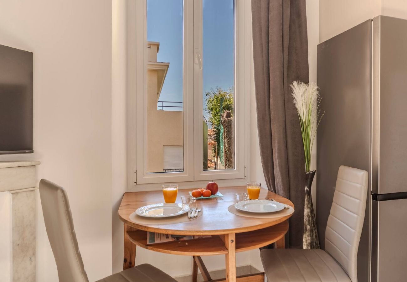 Appartement à Cannes - FRGK Suquet Olivier Historic 3 BR Charm UltraFas