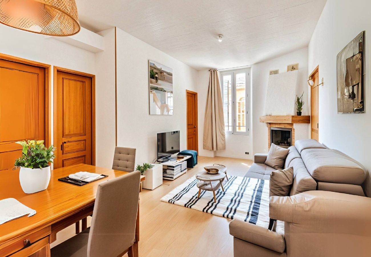 Appartement à Cannes - FRGK Suquet Olivier Historic 3 BR Charm UltraFas
