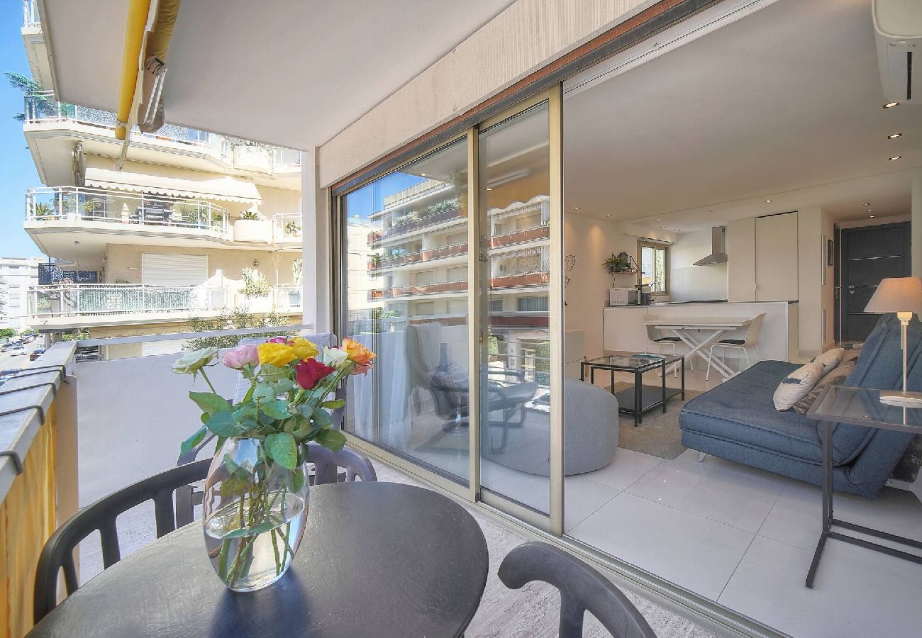 Appartement à Cannes - FRGK Palm Beach Luxe 1BR Balcony AC & Ultra