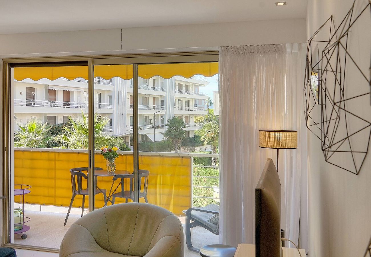 Appartement à Cannes - FRGK Palm Beach Luxe 1BR Balcony AC & Ultra