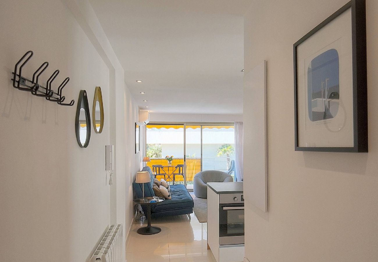 Appartement à Cannes - FRGK Palm Beach Luxe 1BR Balcony AC & Ultra