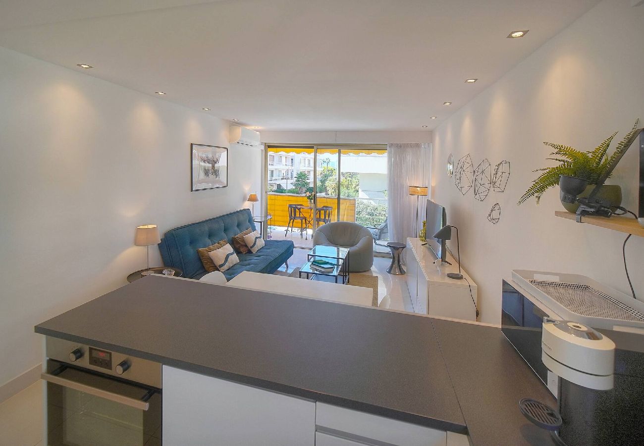 Appartement à Cannes - FRGK Palm Beach Luxe 1BR Balcony AC & Ultra