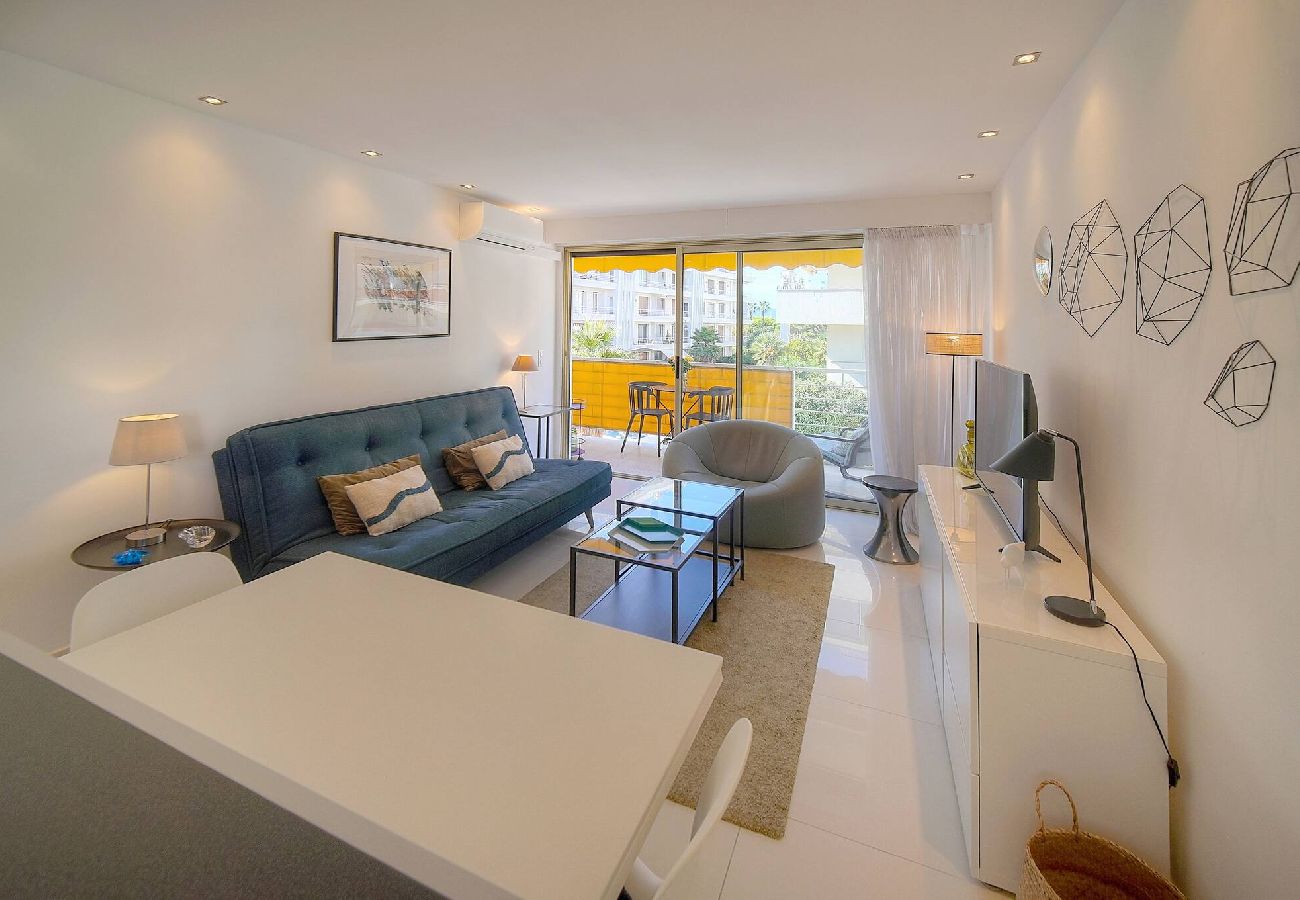 Appartement à Cannes - FRGK Palm Beach Luxe 1BR Balcony AC & Ultra