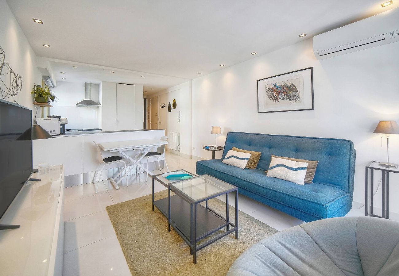 Appartement à Cannes - FRGK Palm Beach Luxe 1BR Balcony AC & Ultra