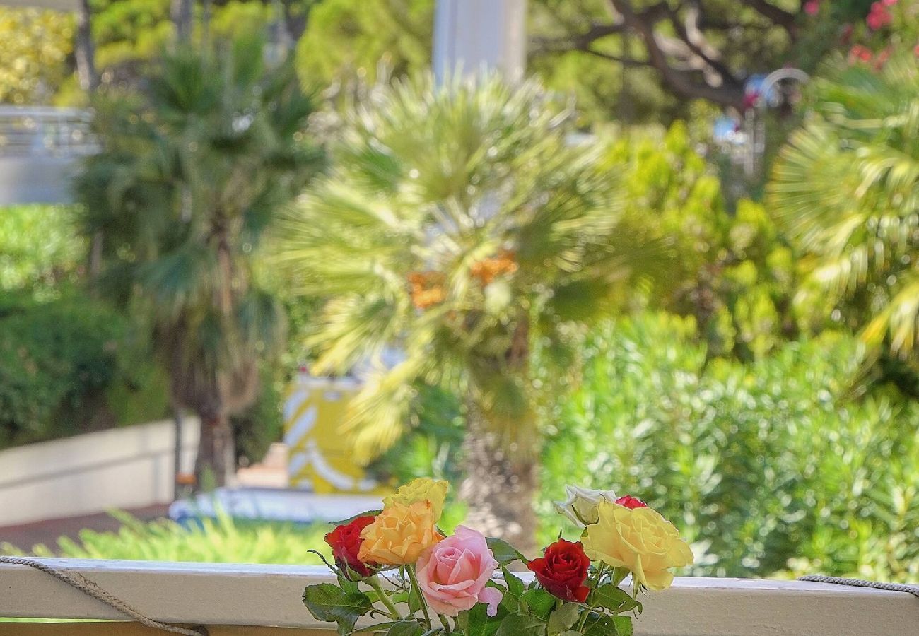 Appartement à Cannes - FRGK Palm Beach Luxe 1BR Balcony AC & Ultra