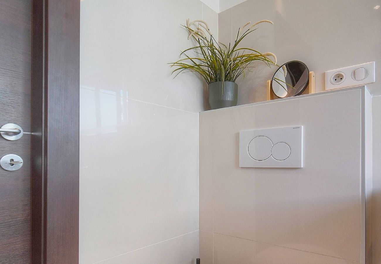 Appartement à Cannes - FRGK Palm Beach Luxe 1BR Balcony AC & Ultra