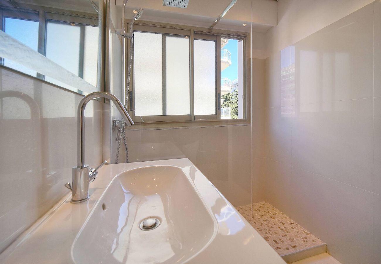 Appartement à Cannes - FRGK Palm Beach Luxe 1BR Balcony AC & Ultra