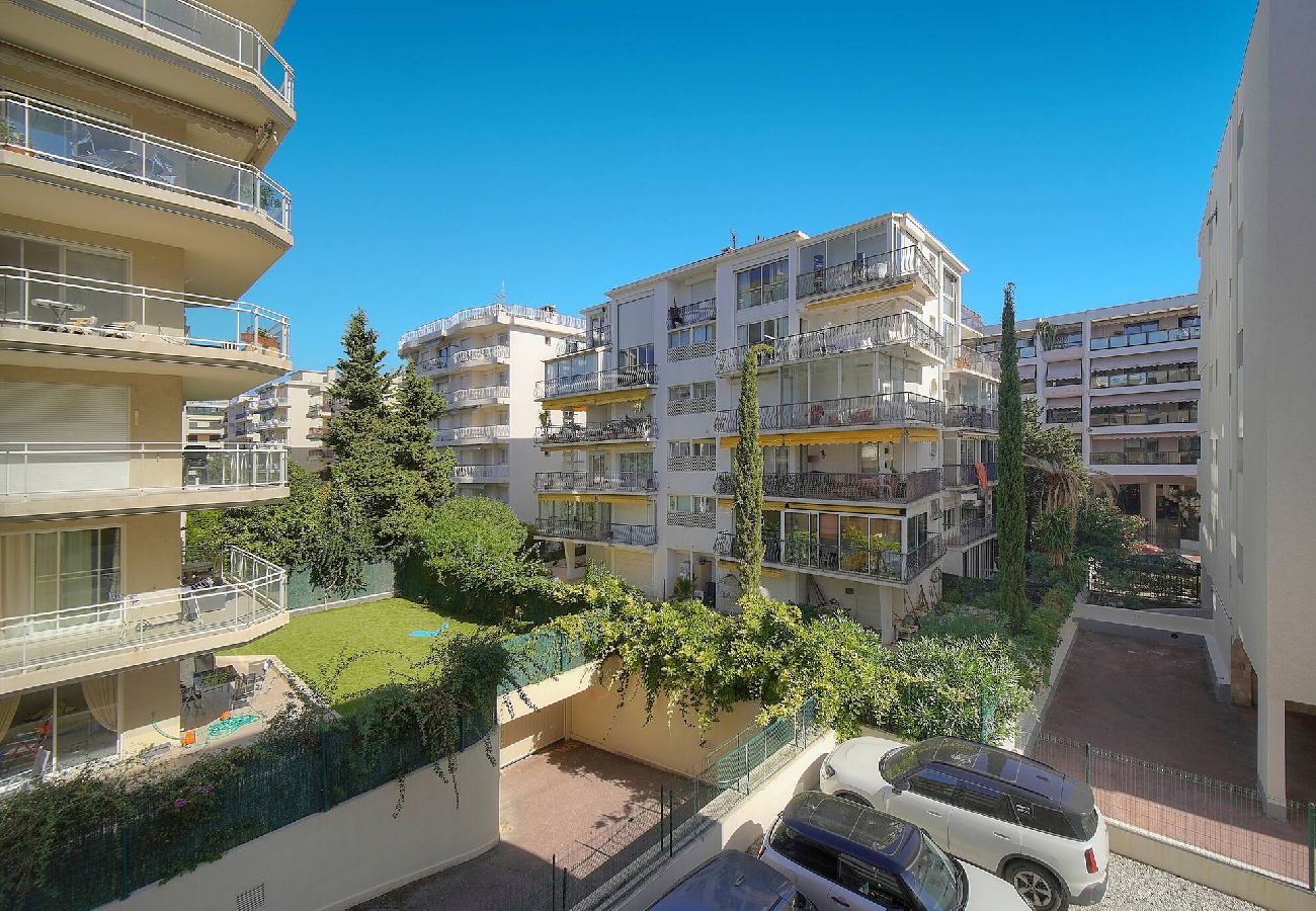Appartement à Cannes - FRGK Palm Beach Luxe 1BR Balcony AC & Ultra