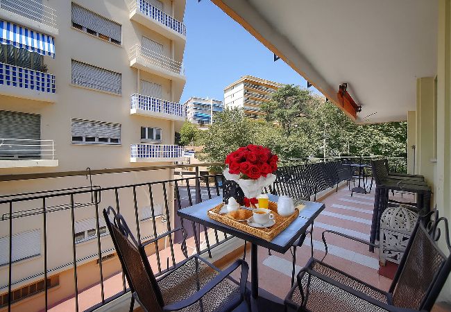 Appartement à Cannes - FRGK Stanislas Apartment Terrace, Central Cannes A