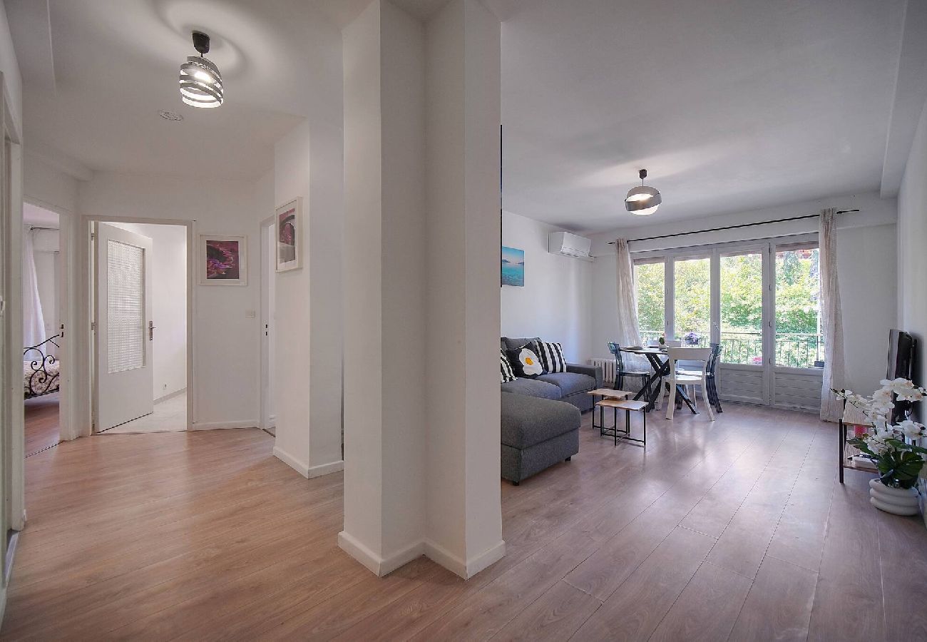 Appartement à Cannes - FRGK Stanislas Apartment Terrace, Central Cannes A