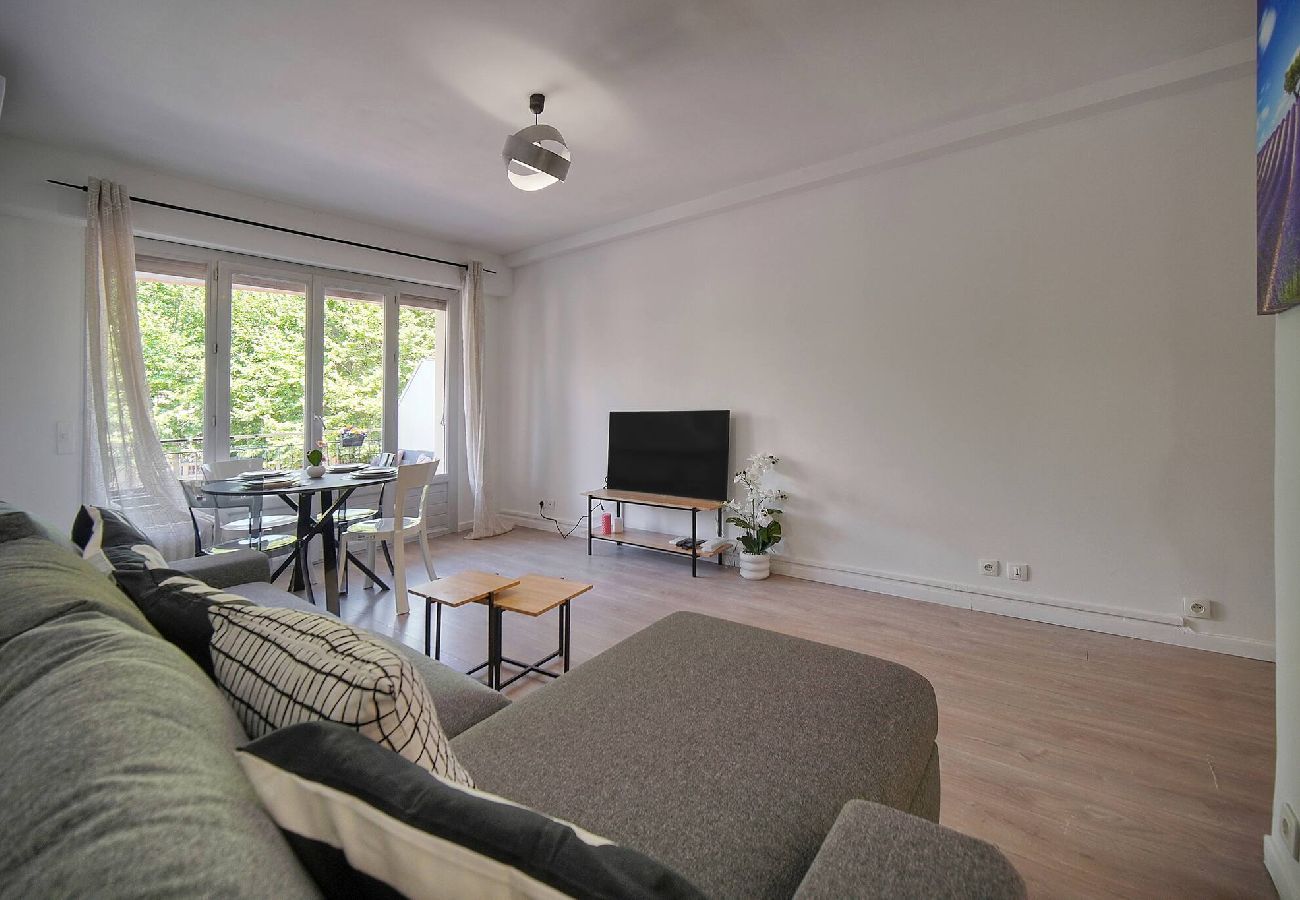 Appartement à Cannes - FRGK Stanislas Apartment Terrace, Central Cannes A