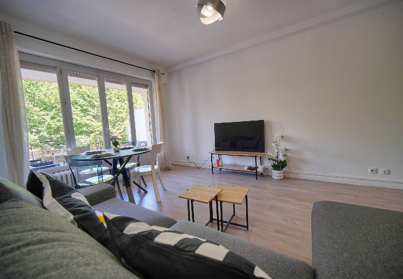 Appartement à Cannes - FRGK Stanislas Apartment Terrace, Central Cannes A