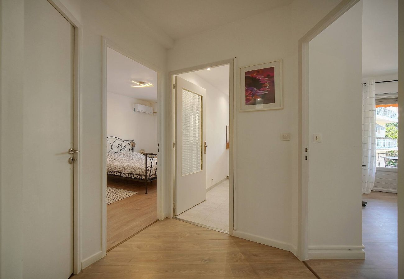 Appartement à Cannes - FRGK Stanislas Apartment Terrace, Central Cannes A