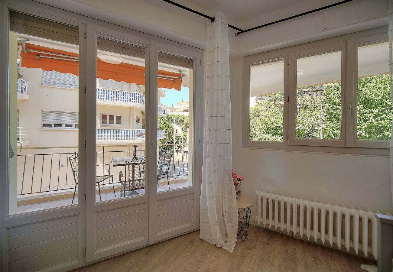Appartement à Cannes - FRGK Stanislas Apartment Terrace, Central Cannes A