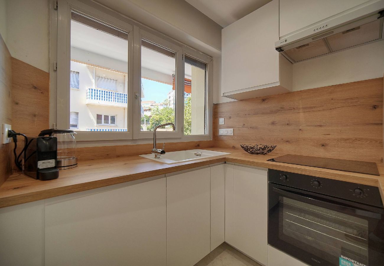 Appartement à Cannes - FRGK Stanislas Apartment Terrace, Central Cannes A