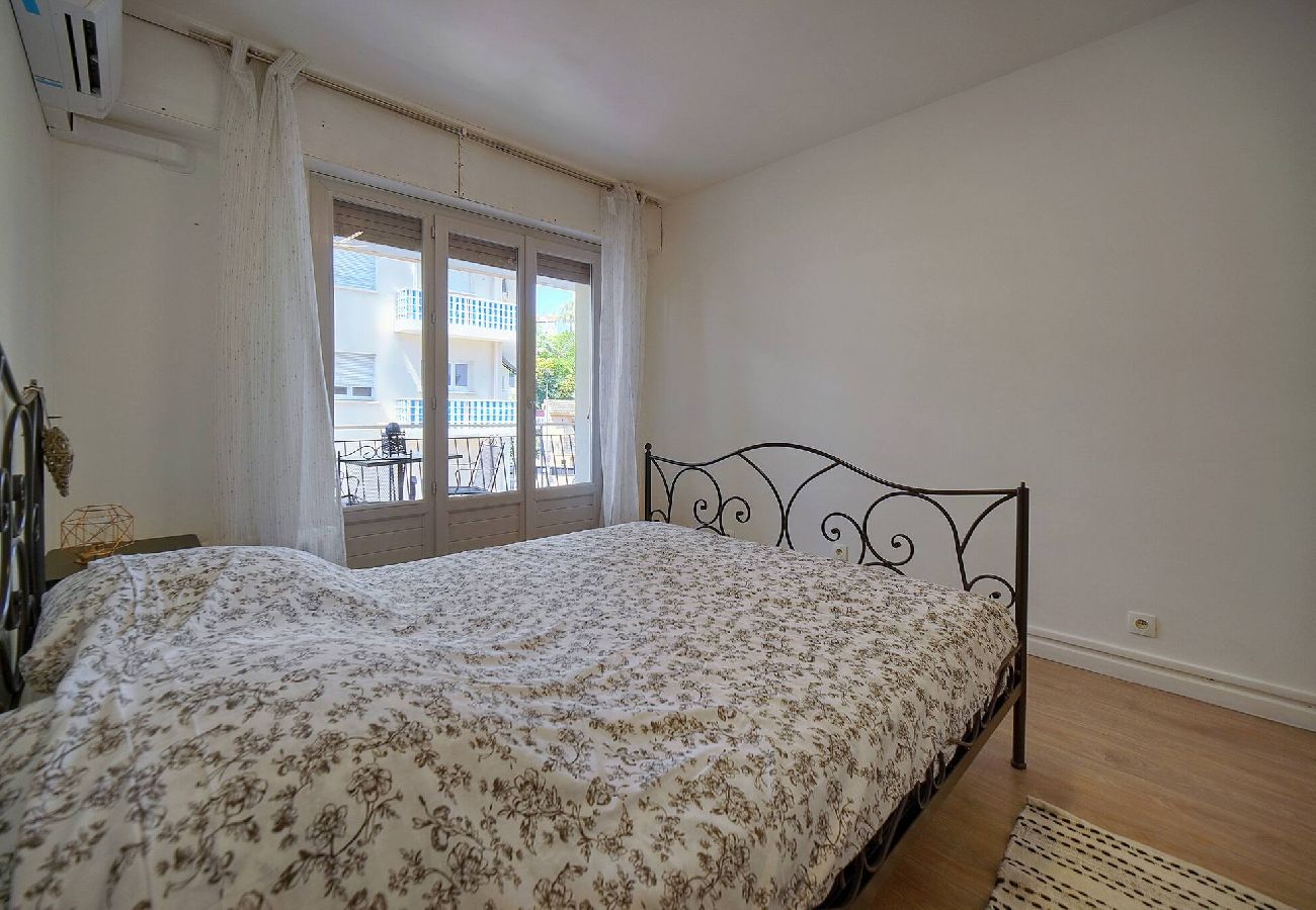 Appartement à Cannes - FRGK Stanislas Apartment Terrace, Central Cannes A